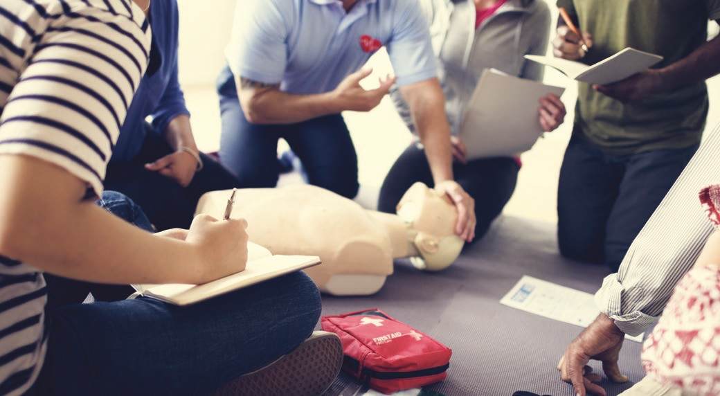 Image of a First Aid training session